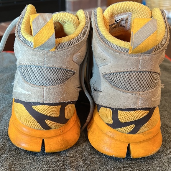 Nike Free Run 2 Sneakerboot Pale Grey Laser Orange 616744-002 size 12 - Picture 8 of 9